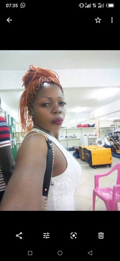 Carole 35 ans Yaoundé 5 Cameroun