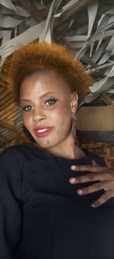 Clarisse 36 years Libreville  Gabon