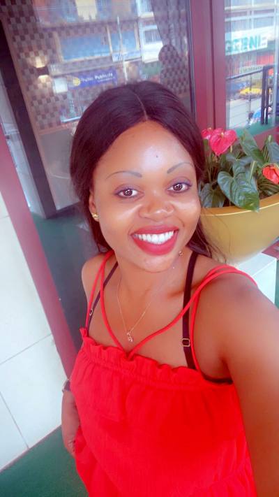 Perla 33 ans Lyon France