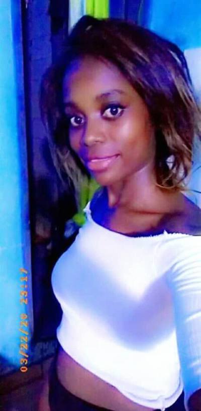 Julienne 28 Jahre Yaounde Kamerun