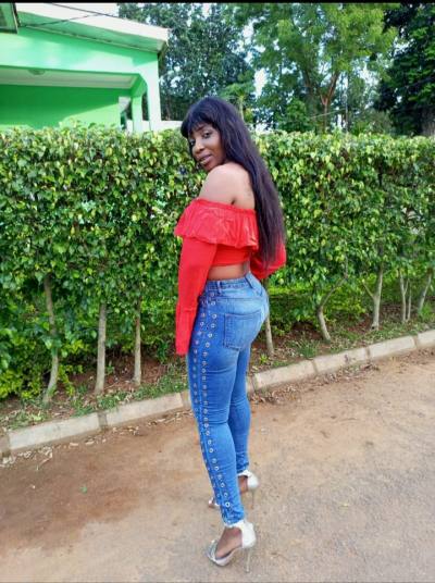 Elysa 36 ans Yaoundé  Cameroun