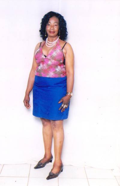Alphonsine 65 ans Yaoundé Cameroun