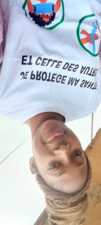 Laurene 29 Jahre Sangmelima Kamerun