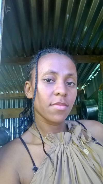Sabrina 34 ans Toamasina Madagascar