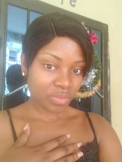 Seraphine 26 ans Yaounde Cameroun
