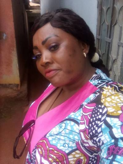 Henriette 49 ans Yaoundé 5 Cameroun