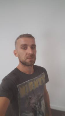 Alexandre  39 years Vigneux  France