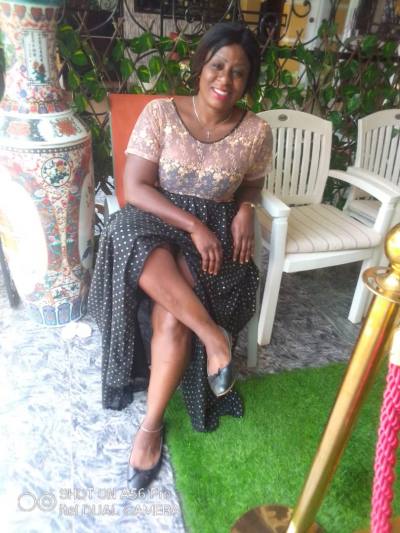 Mirene 37 Jahre Yaounde4 Kamerun