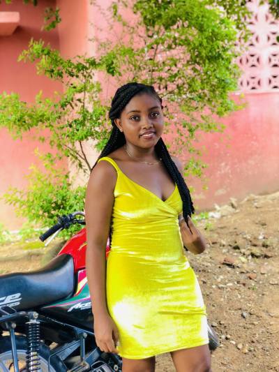 Lixiana 22 ans Sambava Madagascar