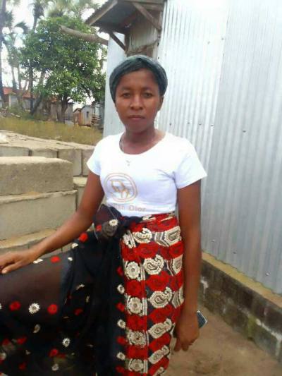 Cynthia 27 ans Sambava Madagascar