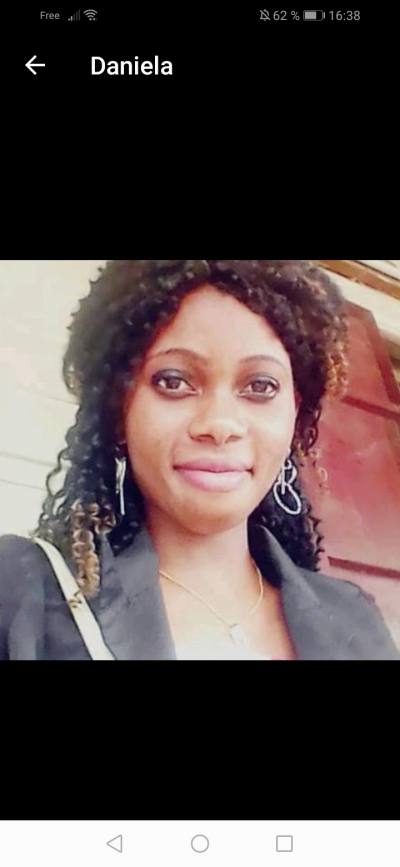Daryne 32 years Douala Cameroon
