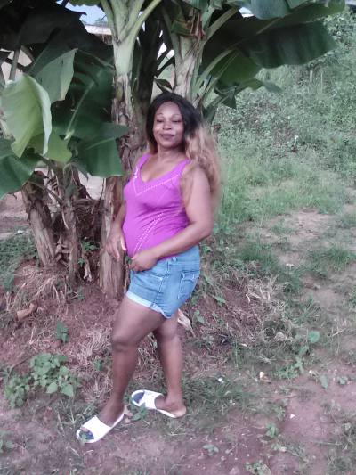 Corinne 32 ans Yaounde Cameroun
