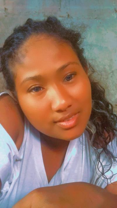 Francine 24 ans Sambava Madagascar