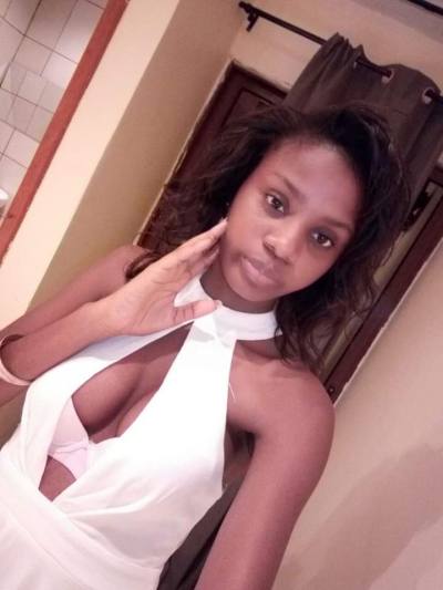 Eve 25 ans Cameroun  Canada
