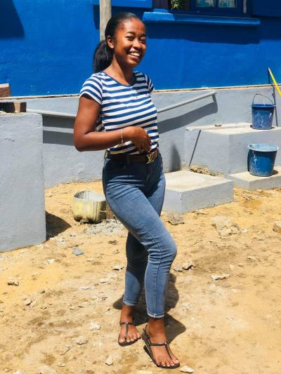 Sonia 26 ans Antalaha Madagascar