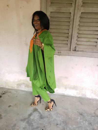 Carolle 33 ans Douala 5ème  Cameroun