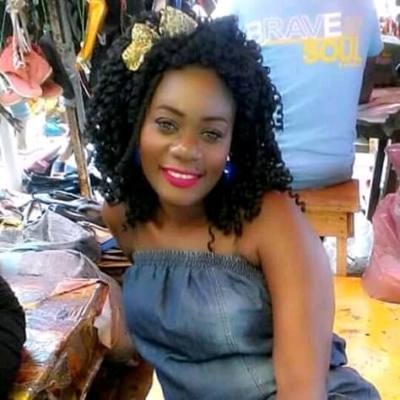 Maria  44 Jahre Yaoude Cameroun