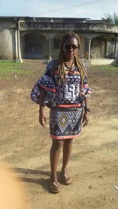 Grace 30 ans Douala 4eme Cameroun