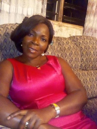 Claire 40 ans Yaoundé Cameroun