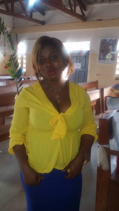 Sabine  34 ans Yaounde 4 Cameroun