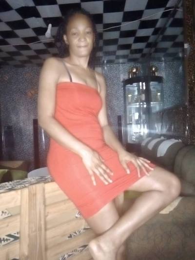 Elsa 44 ans Yaoundé Cameroun