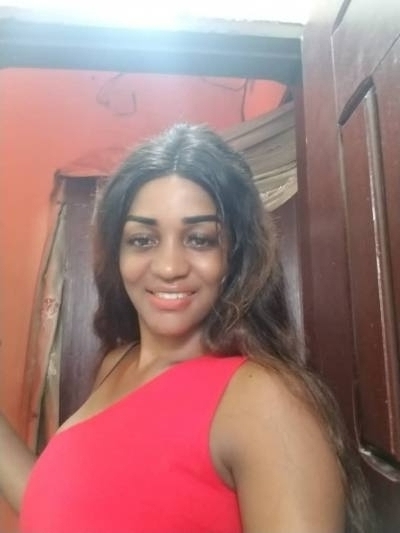 Vanessa  27 Jahre Yaoundé  Kamerun