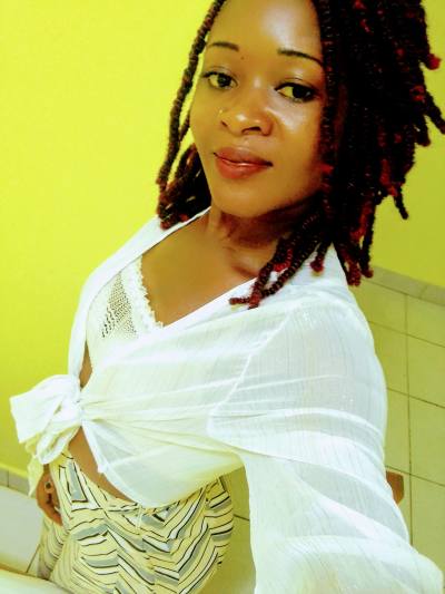 Grace 34 ans Douala Cameroun
