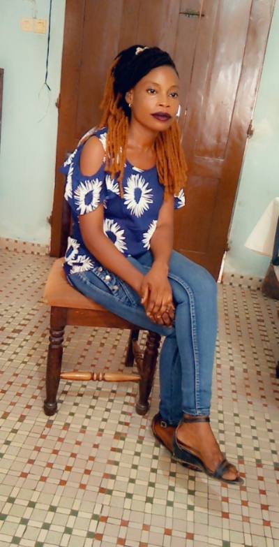 Lucie 31 ans Cotonou Bénin