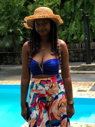 Sylviane 24 ans Antalaha Madagascar