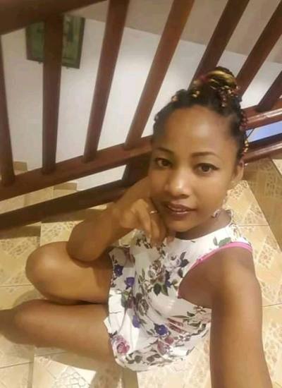 Larissa 32 ans Tananarive Madagascar