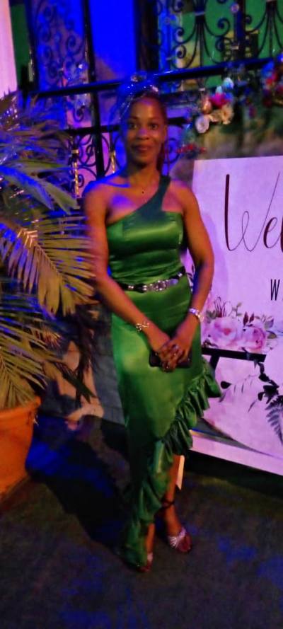 Mimosa 41 years Douala  Cameroon