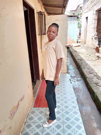 Mireille 38 ans Yaoundé V Cameroun
