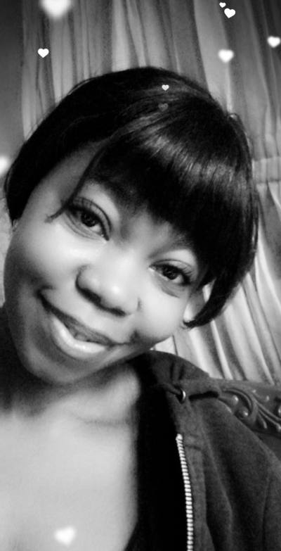 Diane  29 ans Yaoundé  Cameroun