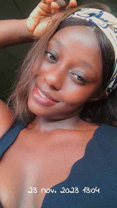 Julie 25 ans Douala Cameroun