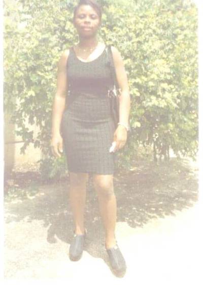 Maite  42 Jahre Douala  Kamerun