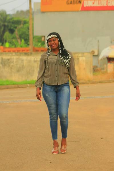 Kelly 31 ans Libreville Gabon