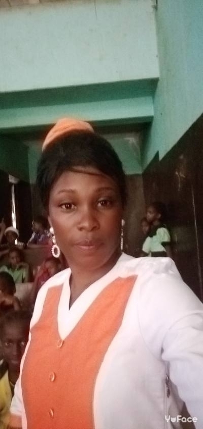 Olivia 33 ans Ngaoundal  Cameroun