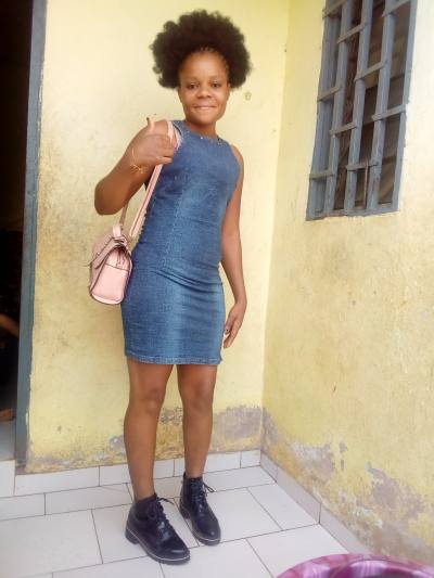 Angeline 30 ans Yaoundé Cameroun