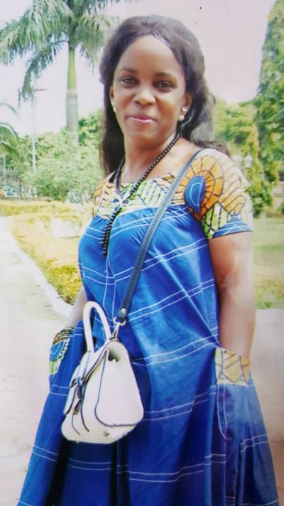 Alice 35 Jahre Yaounde Kamerun