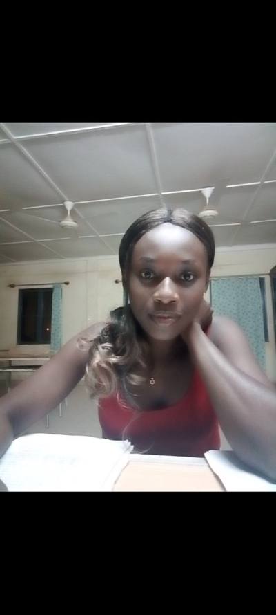 Julia 26 ans Ouagua Burkina Faso