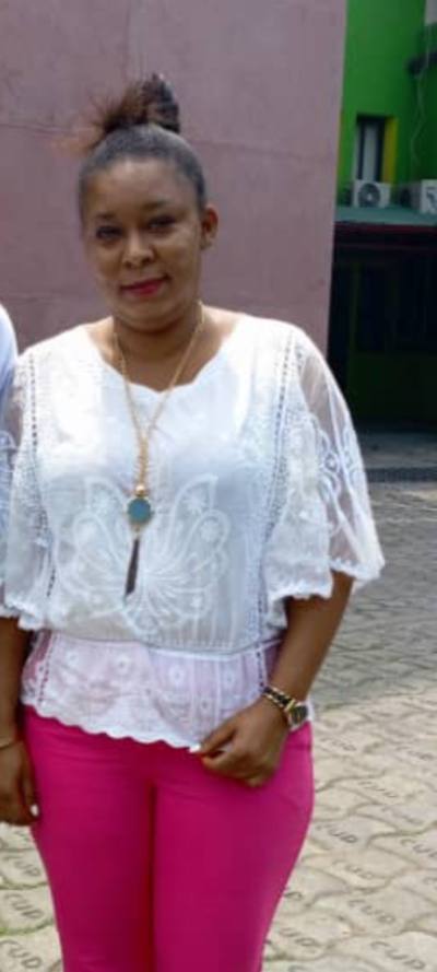 Latifa 39 Jahre Douala  Kamerun