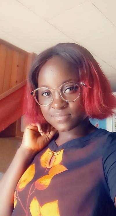 Elodie 29 ans Yaoundé Cameroun