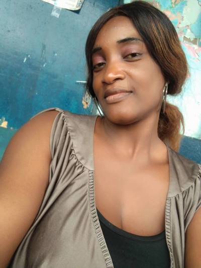 Elvire 40 ans Yaounde Cameroun