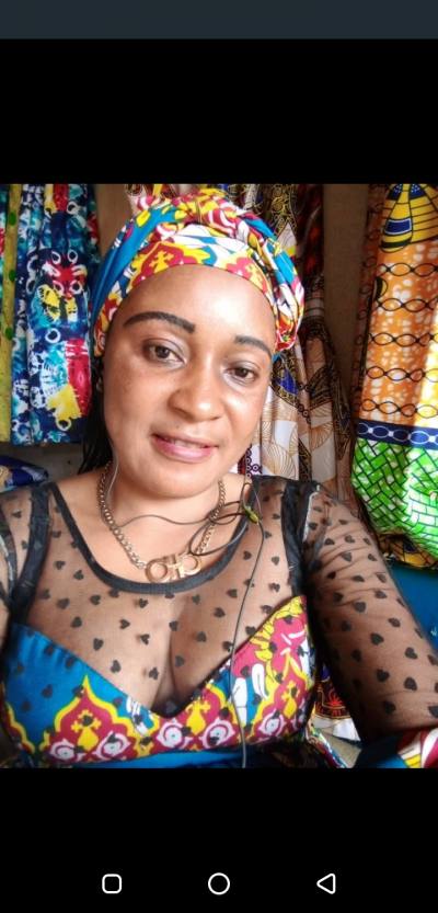 Claudine 38 ans Yaounde Cameroun