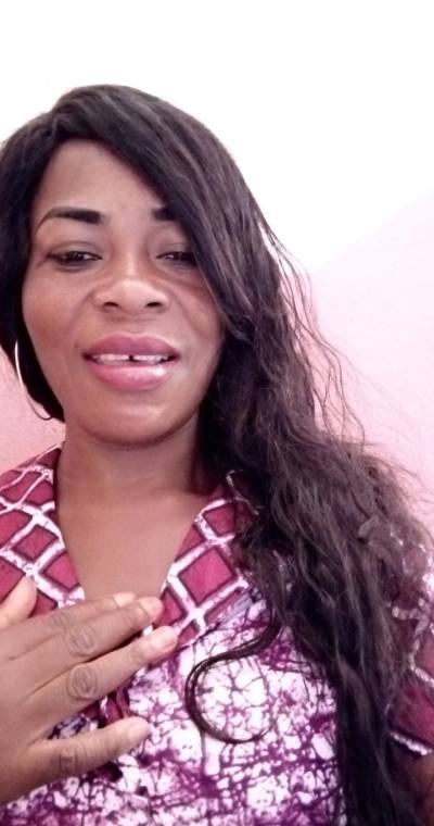 Clara 42 years Chertinne Cameroon