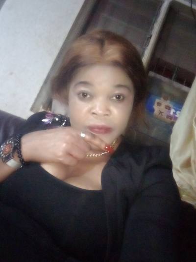 Sylvie 39 Jahre Yaoundé 4 Kamerun