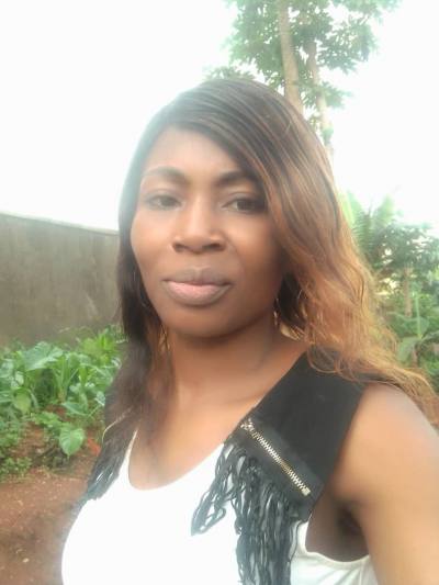 Corine 35 ans Yaoundé 5 Cameroun