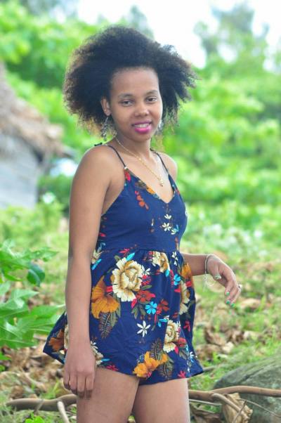 Claudine 28 Jahre Toamasina  Madagaskar