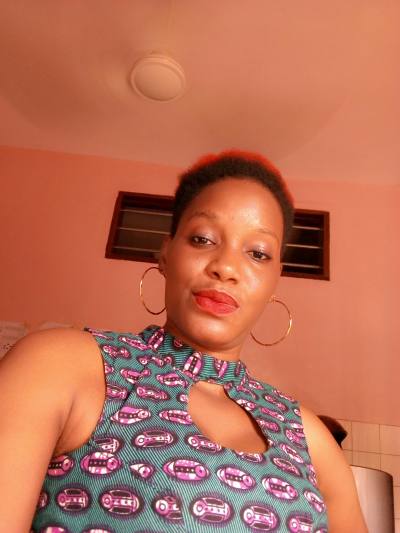 Clotilde 33 ans Adjara  Bénin