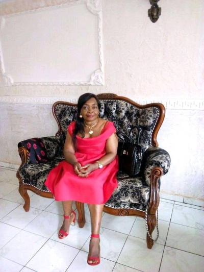 Germaine 62 ans Yaoundé Cameroun